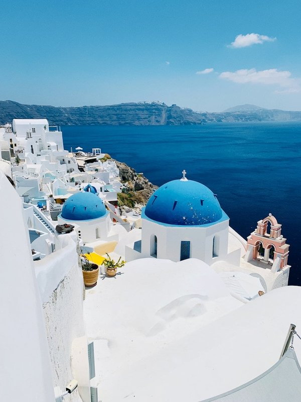 Découvrir la Grèce : 5 lieux à ne pas manquer et astuces pour un voyage réussi